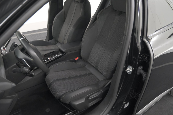 Peugeot 2008 PureTech 130 EAT8 GT | Camera | Apple Carplay | Parkeersensoren | 17 Inch Lichtmetalen Velgen