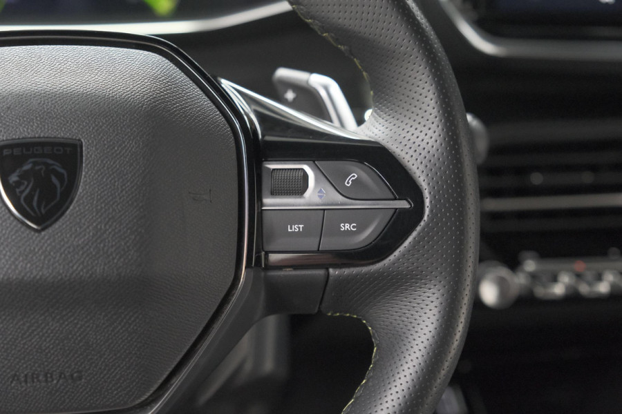 Peugeot 2008 PureTech 130 EAT8 GT | Camera | Apple Carplay | Parkeersensoren | 17 Inch Lichtmetalen Velgen
