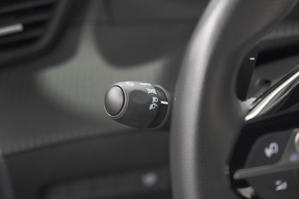 Peugeot 2008 PureTech 130 EAT8 GT | Camera | Apple Carplay | Parkeersensoren | 17 Inch Lichtmetalen Velgen