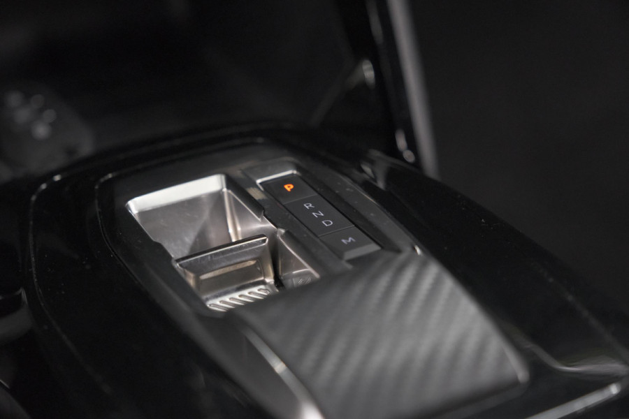 Peugeot 2008 PureTech 130 EAT8 GT | Camera | Apple Carplay | Parkeersensoren | 17 Inch Lichtmetalen Velgen