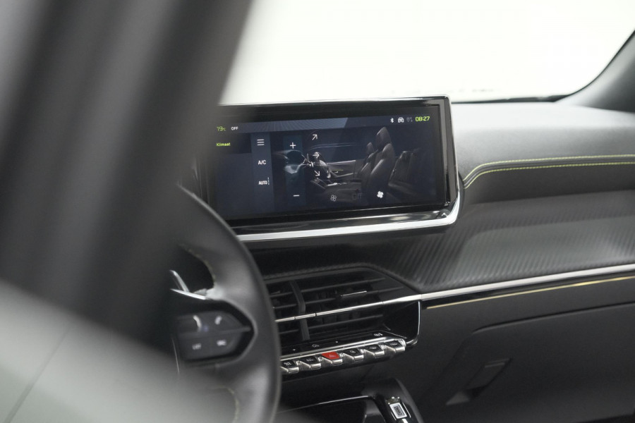 Peugeot 2008 PureTech 130 EAT8 GT | Camera | Apple Carplay | Parkeersensoren | 17 Inch Lichtmetalen Velgen