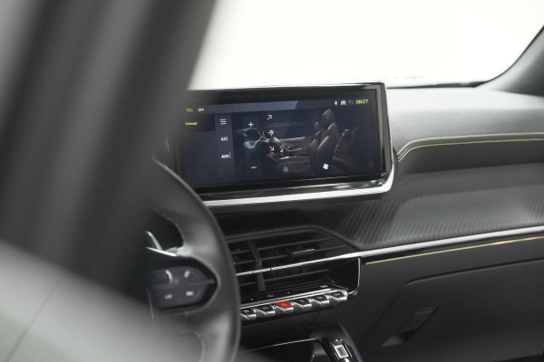 Peugeot 2008 PureTech 130 EAT8 GT | Camera | Apple Carplay | Parkeersensoren | 17 Inch Lichtmetalen Velgen