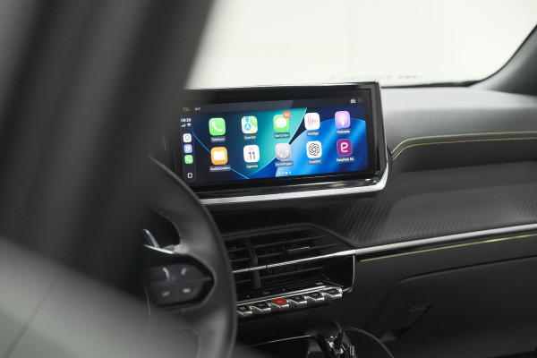 Peugeot 2008 PureTech 130 EAT8 GT | Camera | Apple Carplay | Parkeersensoren | 17 Inch Lichtmetalen Velgen