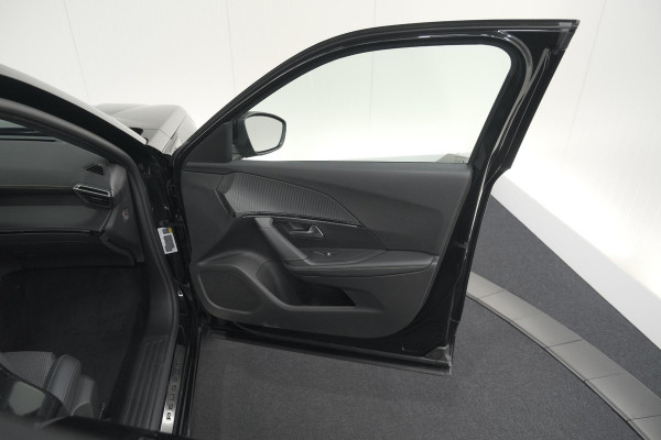 Peugeot 2008 PureTech 130 EAT8 GT | Camera | Apple Carplay | Parkeersensoren | 17 Inch Lichtmetalen Velgen
