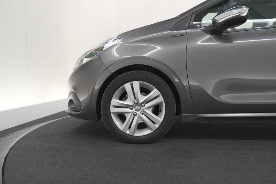 Peugeot 208 PureTech 82 Signature | Trekhaak | Parkeersensoren | Apple Carplay | Navigatie
