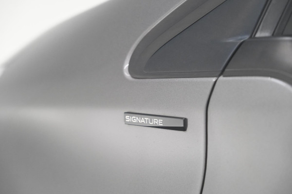 Peugeot 208 PureTech 82 Signature | Trekhaak | Parkeersensoren | Apple Carplay | Navigatie