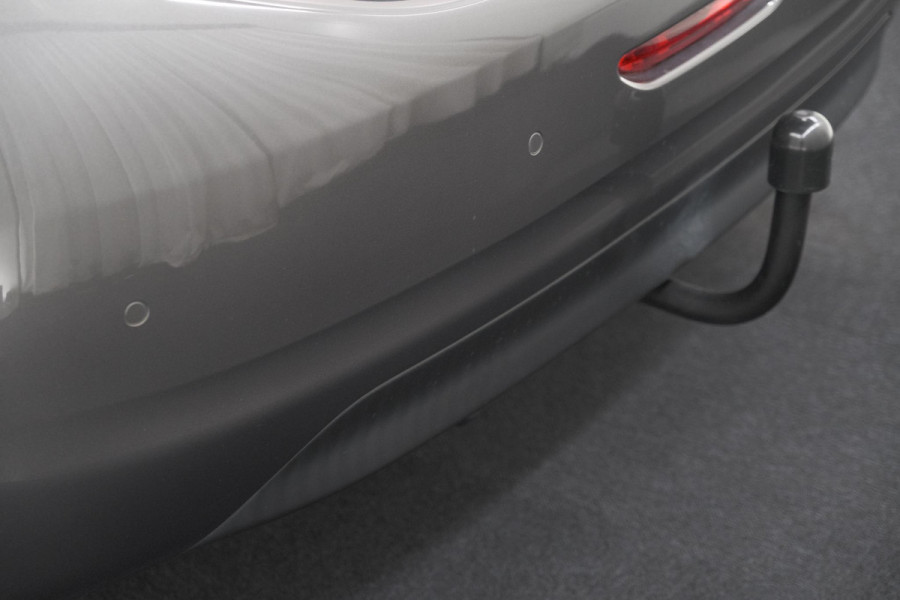 Peugeot 208 PureTech 82 Signature | Trekhaak | Parkeersensoren | Apple Carplay | Navigatie