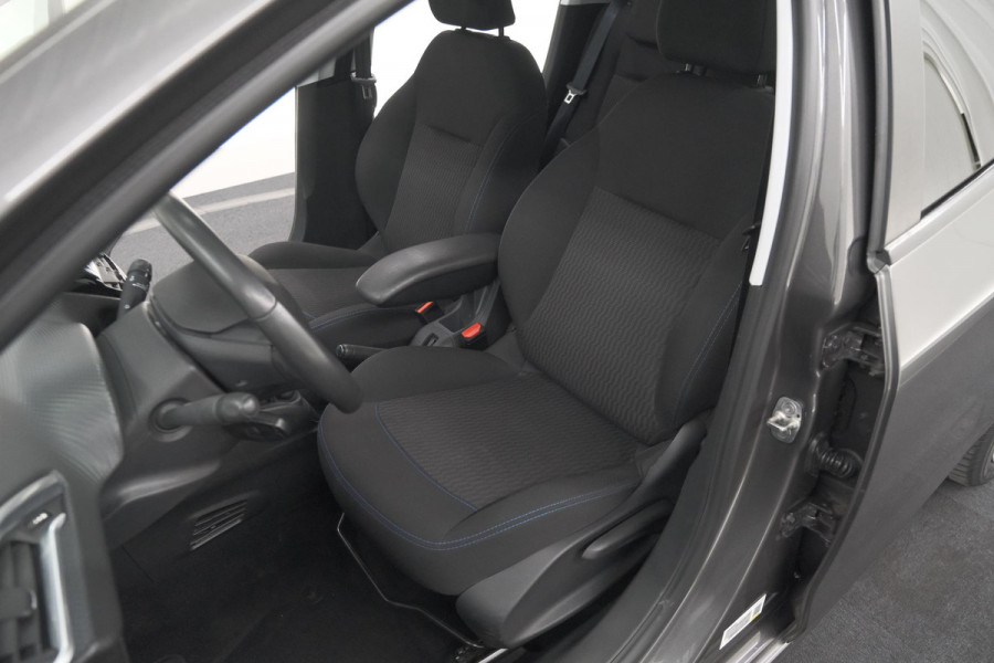 Peugeot 208 PureTech 82 Signature | Trekhaak | Parkeersensoren | Apple Carplay | Navigatie