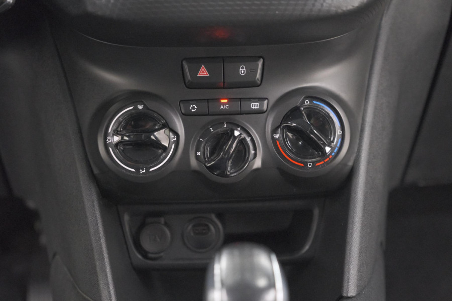 Peugeot 208 PureTech 82 Signature | Trekhaak | Parkeersensoren | Apple Carplay | Navigatie