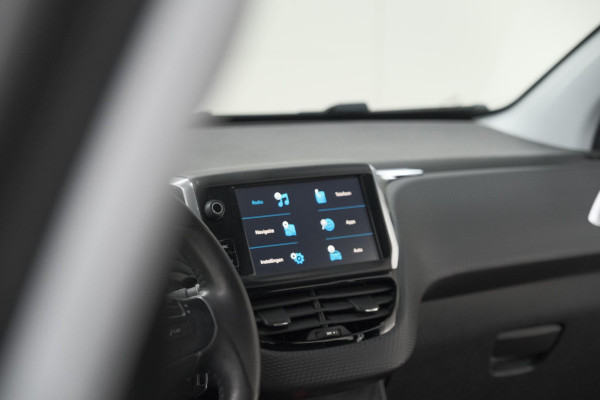 Peugeot 208 PureTech 82 Signature | Trekhaak | Parkeersensoren | Apple Carplay | Navigatie