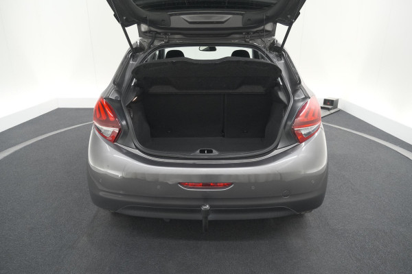 Peugeot 208 PureTech 82 Signature | Trekhaak | Parkeersensoren | Apple Carplay | Navigatie