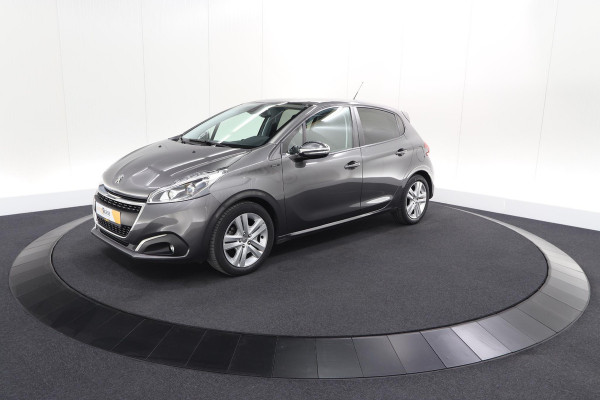 Peugeot 208 PureTech 82 Signature | Trekhaak | Parkeersensoren | Apple Carplay | Navigatie