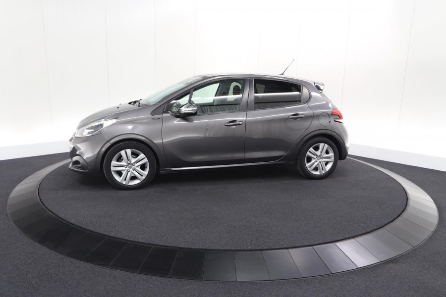 Peugeot 208 PureTech 82 Signature | Trekhaak | Parkeersensoren | Apple Carplay | Navigatie