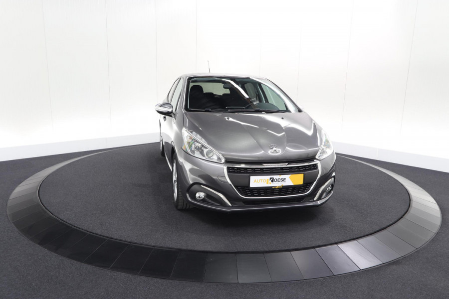Peugeot 208 PureTech 82 Signature | Trekhaak | Parkeersensoren | Apple Carplay | Navigatie