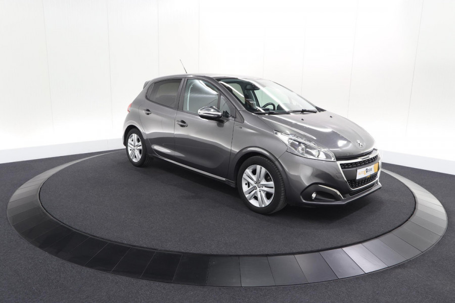 Peugeot 208 PureTech 82 Signature | Trekhaak | Parkeersensoren | Apple Carplay | Navigatie