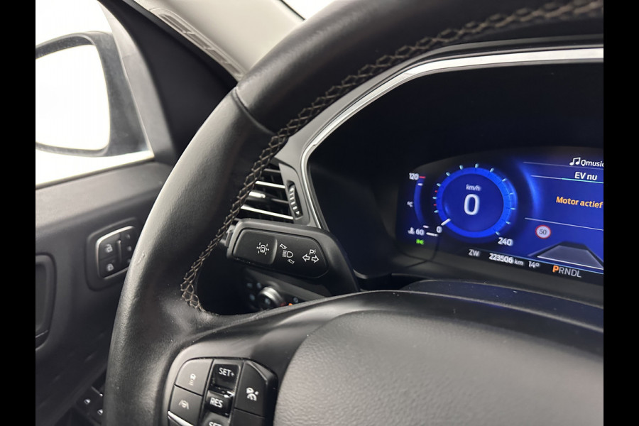 Ford Kuga 2.5 PHEV Vignale (Plug-in) (INCL-BTW) Aut. *LEATHER | ADAPTIVE-CRUISE | FULL-LED | DIGI-COCKPIT | KEYLESS | DAB | CARPLAY | NAVI-FULLMAP | MEMORY-PACK | HEATED-COMFORTSEATS | PRIVACYGLASS | TOWBAR | 18''ALU*