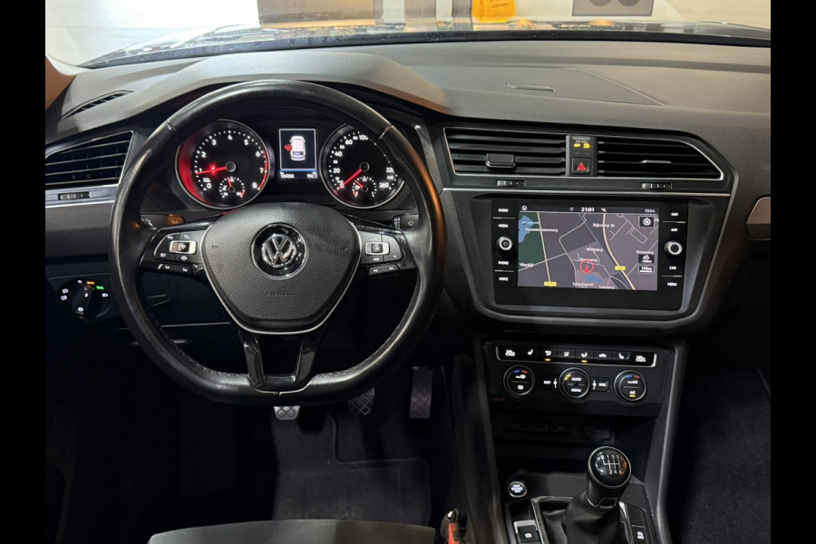 Volkswagen Tiguan Allspace 1.5 TSI ACT| Panoramadak | Camera | CarPlay | Adaptive Cruise | Dealer onderhouden