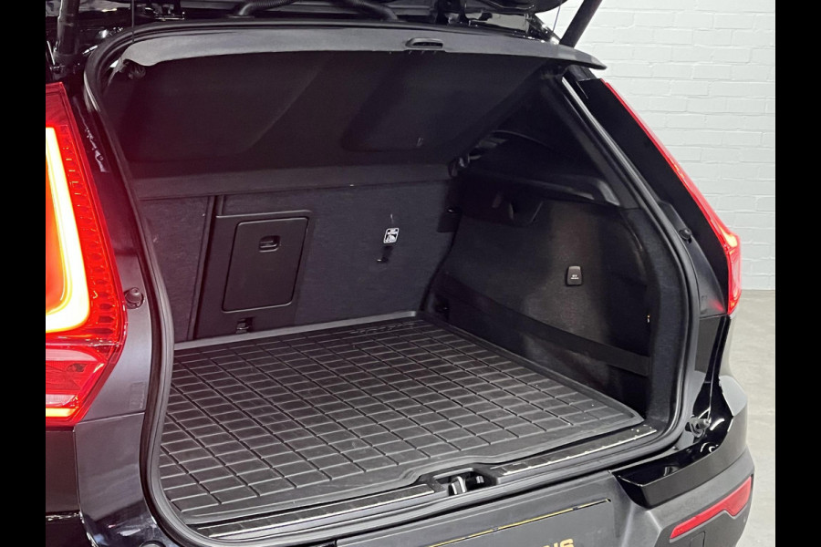 Volvo XC40 2.0 T4 AWD R-Design Trekhaak | Open dak | Stoelverwarming | Achteruitrij camera | Leder | Navigatie