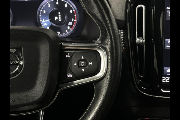 Volvo XC40 2.0 T4 AWD R-Design Trekhaak | Open dak | Stoelverwarming | Achteruitrij camera | Leder | Navigatie