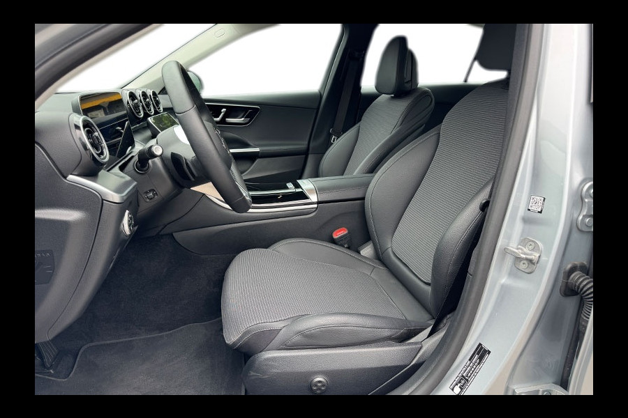 Mercedes-Benz C-Klasse 300e AVANTGARDE ** HIGH LED, NAVI+, MEMORY, CAMERA, WINTER ** 1e EIG - Ex MB-AG - UNFALLFREI ** ** INFORMEER OOK NAAR ONZE AANTREKKELIJKE FINANCIAL-LEASE TARIEVEN **