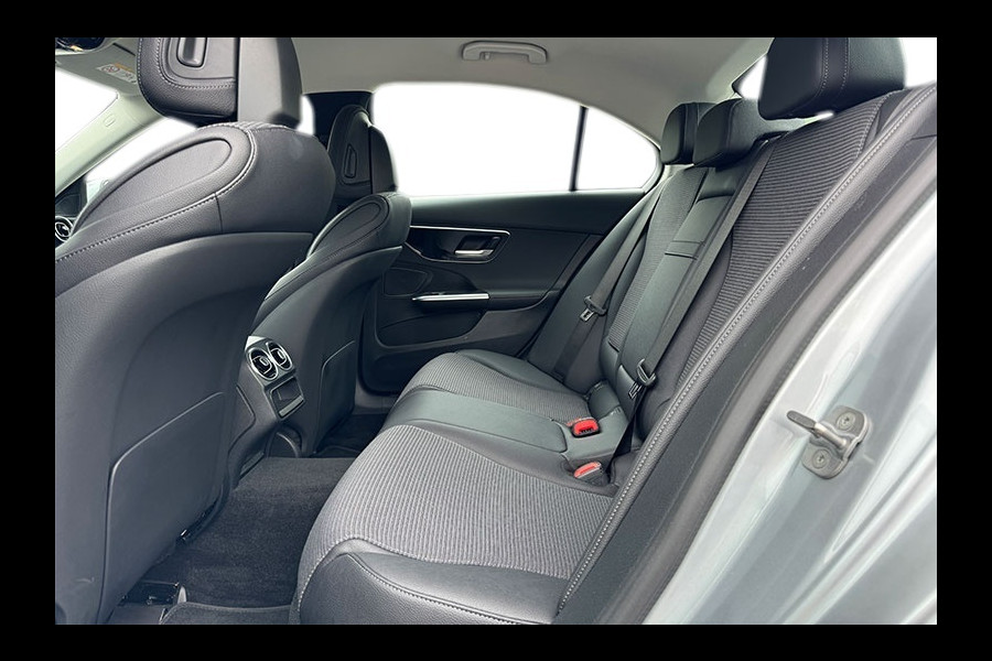 Mercedes-Benz C-Klasse 300e AVANTGARDE ** HIGH LED, NAVI+, MEMORY, CAMERA, WINTER ** 1e EIG - Ex MB-AG - UNFALLFREI ** ** INFORMEER OOK NAAR ONZE AANTREKKELIJKE FINANCIAL-LEASE TARIEVEN **