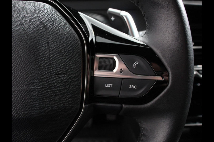 Peugeot 2008 1.2 Hybrid 136 pk Automaat Allure Navigatie Apple Carplay/Android Auto Climate Control Led Parkeer sensoren Cruise Control Stoelverwarming