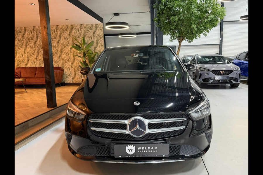 Mercedes-Benz B-Klasse 180 Business Solution Garantie Carplay Ambient Elek Achterklep Camera StoelVW Cruise Navi Led Rijklaar