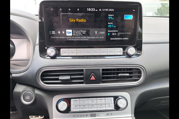 Hyundai Kona EV Fashion 64 kWh | SOH: nnb | 3 fase | Warmtepomp | Trekhaak | Camera | Adaptive CC | Blindspot |