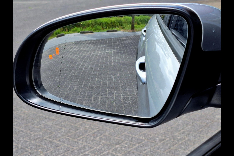 Hyundai Kona EV Fashion 64 kWh | SOH: nnb | 3 fase | Warmtepomp | Trekhaak | Camera | Adaptive CC | Blindspot |