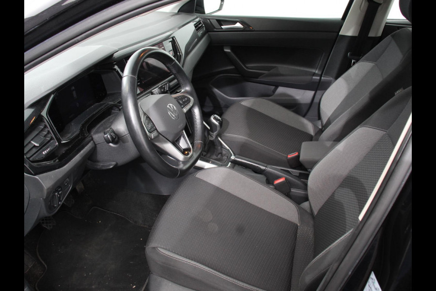 Volkswagen Polo 1.0 TSI Life Navigatie  Digitale Cockpit  Airco  Parkeer sensoren V+A LED  Lichtmetalen Velgen  Bluetooth  Limitter