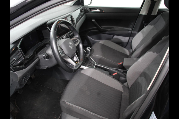 Volkswagen Polo 1.0 TSI Life Navigatie  Digitale Cockpit  Airco  Parkeer sensoren V+A LED  Lichtmetalen Velgen  Bluetooth  Limitter