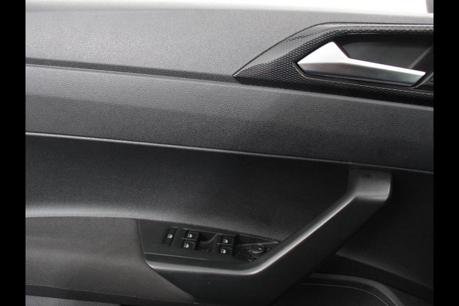 Volkswagen Polo 1.0 TSI Life Navigatie  Digitale Cockpit  Airco  Parkeer sensoren V+A LED  Lichtmetalen Velgen  Bluetooth  Limitter