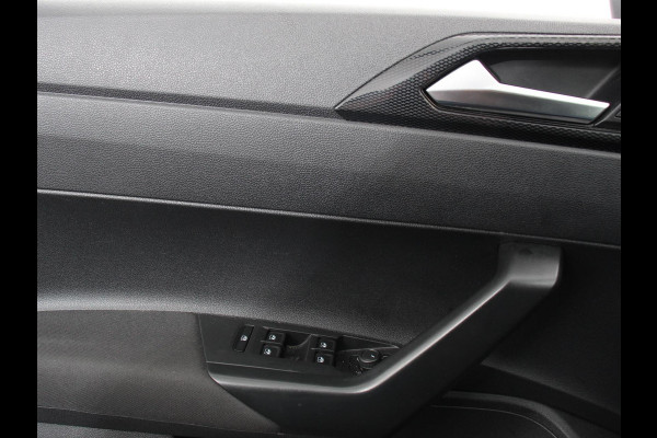 Volkswagen Polo 1.0 TSI Life Navigatie  Digitale Cockpit  Airco  Parkeer sensoren V+A LED  Lichtmetalen Velgen  Bluetooth  Limitter