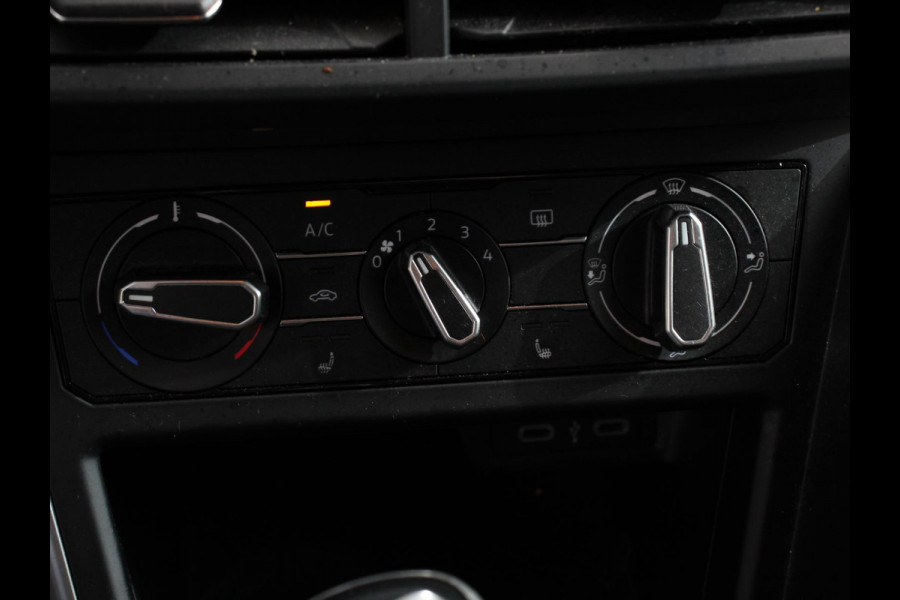 Volkswagen Polo 1.0 TSI Life Navigatie  Digitale Cockpit  Airco  Parkeer sensoren V+A LED  Lichtmetalen Velgen  Bluetooth  Limitter