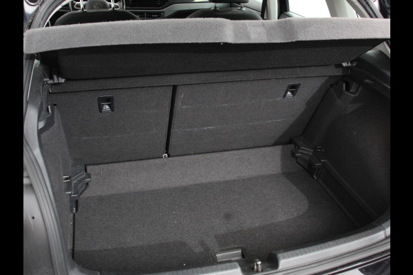 Volkswagen Polo 1.0 TSI Life Navigatie  Digitale Cockpit  Airco  Parkeer sensoren V+A LED  Lichtmetalen Velgen  Bluetooth  Limitter