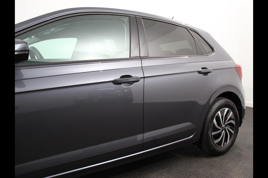 Volkswagen Polo 1.0 TSI 70kW DSG Life Edition Navigatie Apple Carplay/Android Auto Camera Airco Lichtmetalen Velgen Extra Getint Glas