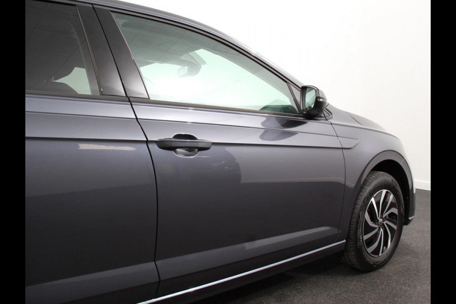 Volkswagen Polo 1.0 TSI 70kW DSG Life Edition Navigatie Apple Carplay/Android Auto Camera Airco Lichtmetalen Velgen Extra Getint Glas