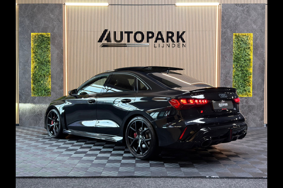 Audi RS3 Limousine 2.5 TFSI RS 3 quattro BTW|PANO|SONOS|HuD|MATRIX|ACC|KEYLESS|CARPLAY|FABRIEKSGARANTIE|2025|DODEHOEK|BOMVOL!