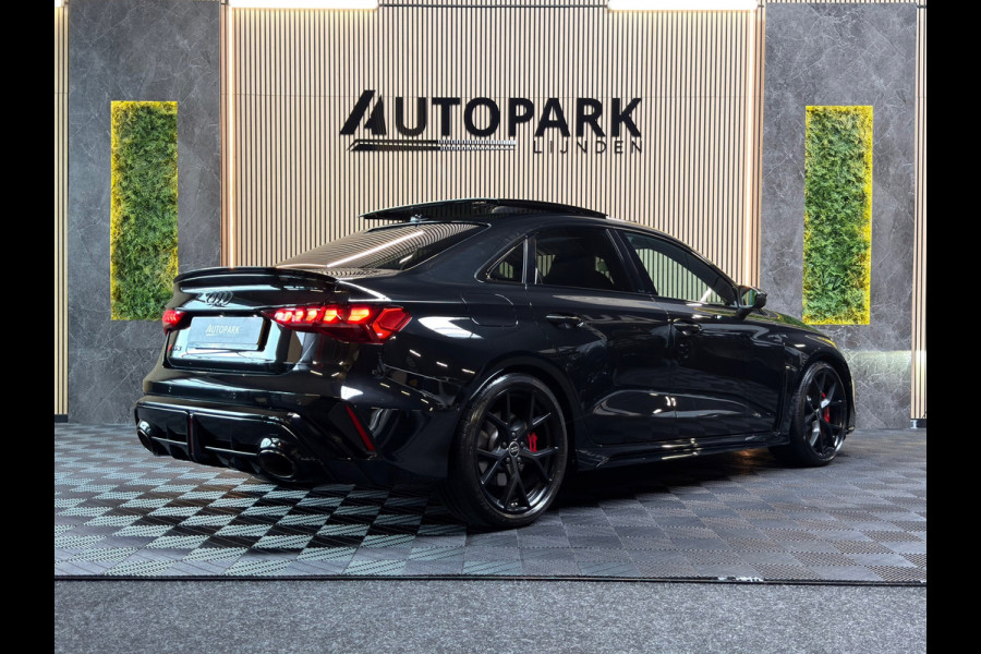 Audi RS3 Limousine 2.5 TFSI RS 3 quattro BTW|PANO|SONOS|HuD|MATRIX|ACC|KEYLESS|CARPLAY|FABRIEKSGARANTIE|2025|DODEHOEK|BOMVOL!
