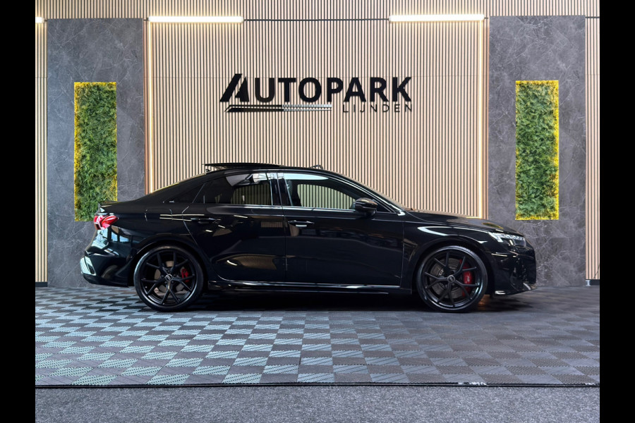 Audi RS3 Limousine 2.5 TFSI RS 3 quattro BTW|PANO|SONOS|HuD|MATRIX|ACC|KEYLESS|CARPLAY|FABRIEKSGARANTIE|2025|DODEHOEK|BOMVOL!