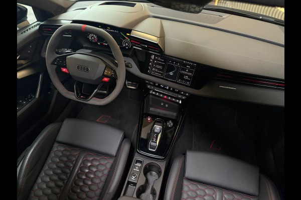 Audi RS3 Limousine 2.5 TFSI RS 3 quattro BTW|PANO|SONOS|HuD|MATRIX|ACC|KEYLESS|CARPLAY|FABRIEKSGARANTIE|2025|DODEHOEK|BOMVOL!