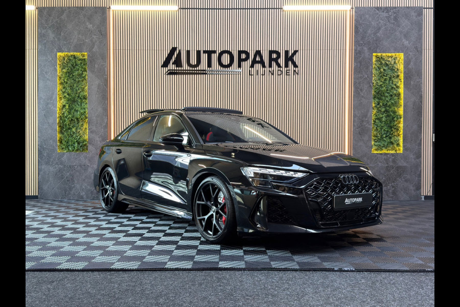 Audi RS3 Limousine 2.5 TFSI RS 3 quattro BTW|PANO|SONOS|HuD|MATRIX|ACC|KEYLESS|CARPLAY|FABRIEKSGARANTIE|2025|DODEHOEK|BOMVOL!