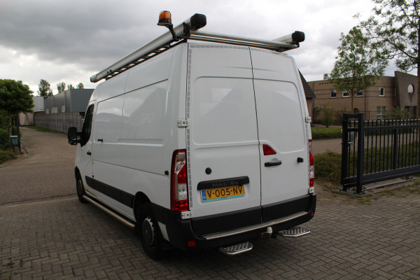Renault Master T35 2.3 dCi 130PK Euro6 L2H2 ✓ werkplaats inrichting ✓ navigatie ✓ imperiaal ✓ camera ✓ trekhaak