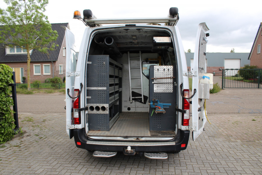 Renault Master T35 2.3 dCi 130PK Euro6 L2H2 ✓ werkplaats inrichting ✓ navigatie ✓ imperiaal ✓ camera ✓ trekhaak
