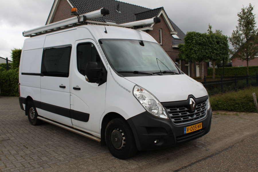 Renault Master T35 2.3 dCi 130PK Euro6 L2H2 ✓ werkplaats inrichting ✓ navigatie ✓ imperiaal ✓ camera ✓ trekhaak