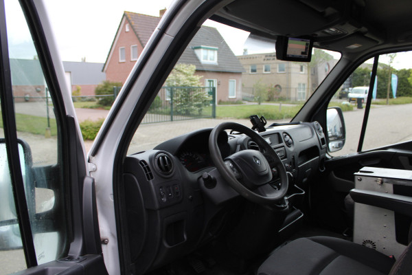 Renault Master T35 2.3 dCi 130PK Euro6 L2H2 ✓ werkplaats inrichting ✓ navigatie ✓ imperiaal ✓ camera ✓ trekhaak