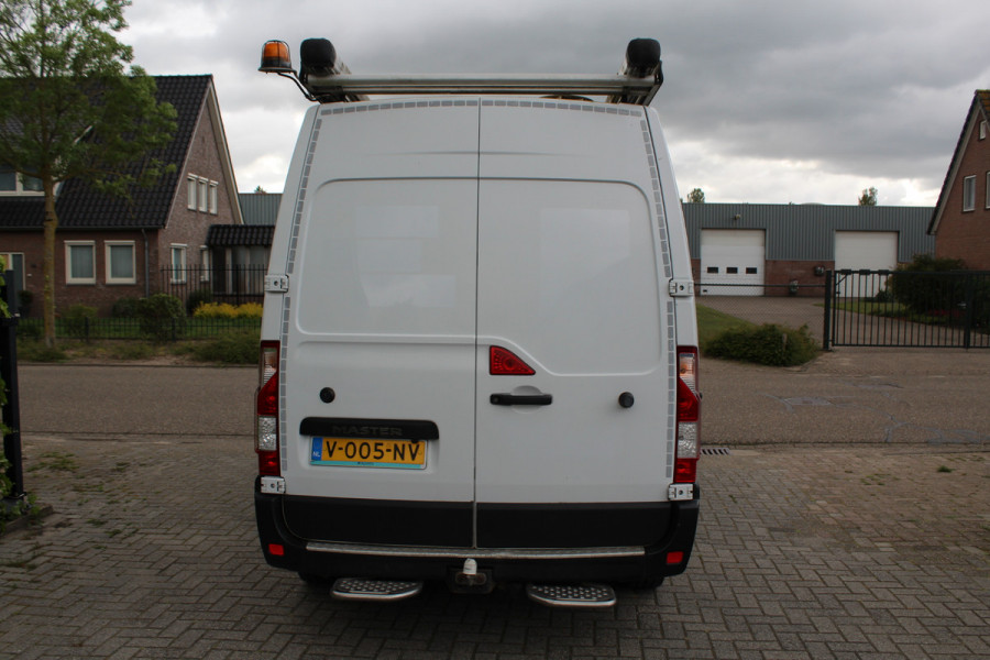 Renault Master T35 2.3 dCi 130PK Euro6 L2H2 ✓ werkplaats inrichting ✓ navigatie ✓ imperiaal ✓ camera ✓ trekhaak
