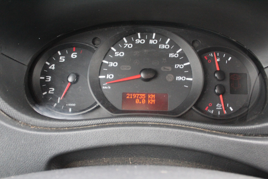 Renault Master T35 2.3 dCi 130PK Euro6 L2H2 ✓ werkplaats inrichting ✓ navigatie ✓ imperiaal ✓ camera ✓ trekhaak