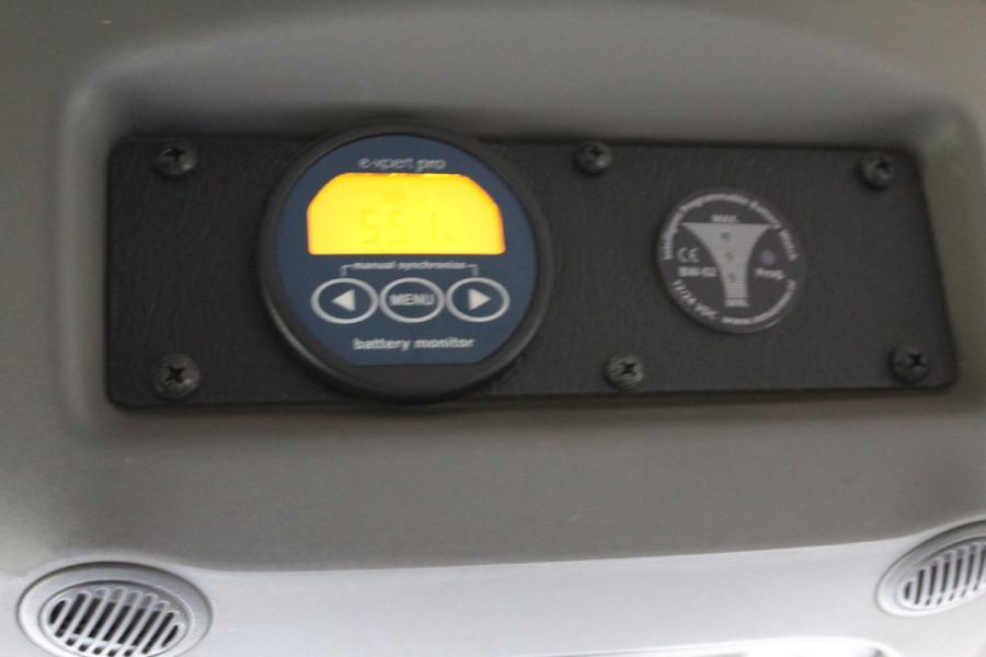 Renault Master T35 2.3 dCi 130PK Euro6 L2H2 ✓ werkplaats inrichting ✓ navigatie ✓ imperiaal ✓ camera ✓ trekhaak