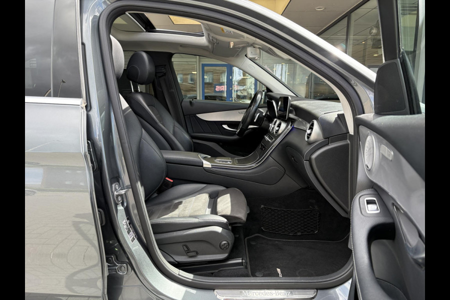 Mercedes-Benz GLC 300e 4MATIC AMG Line 320pk | PHEV | Panoramadak | Burmester Audio | Stoelverwarming | Achteruitrijcamera | 360 Camera | Dealeronderhouden